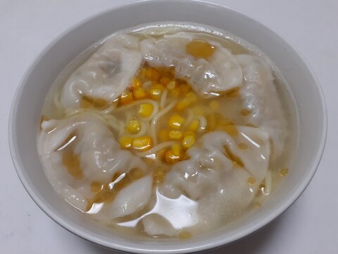 餃子入り鶏だしラーメン